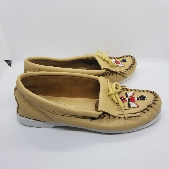 Minnetonka tan leather Thunderbird Boat Moc in Natural size 7 - Picture 2 of 9